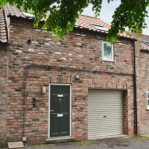  Holiday home Biggan Mews