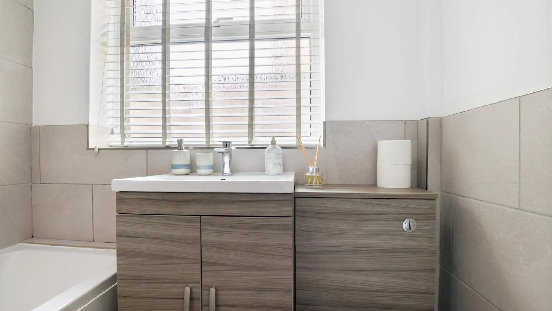 Stylish Home Near City Centre - Pass The Keys York